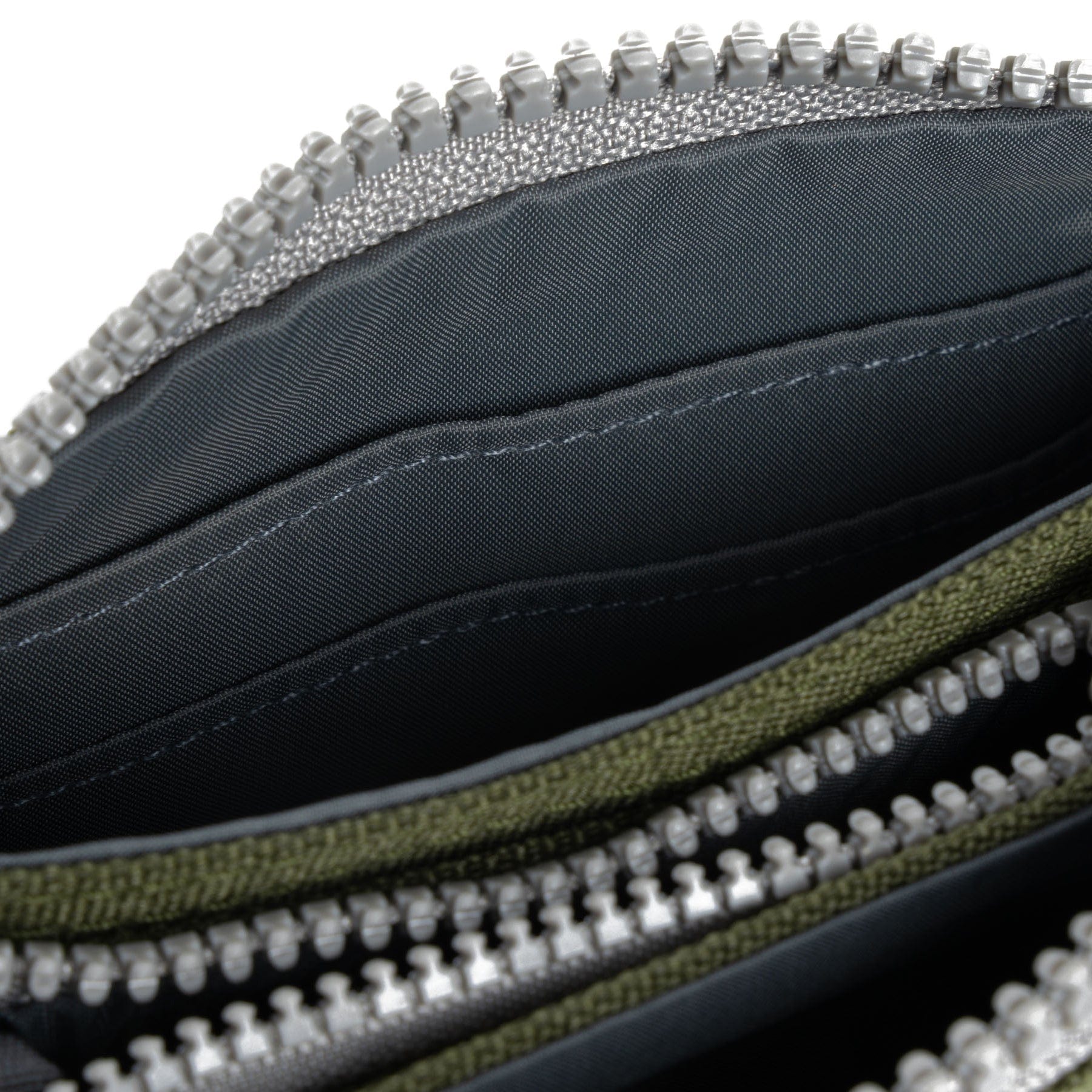 Carnaby moss recycled canvas wallet - Image 6